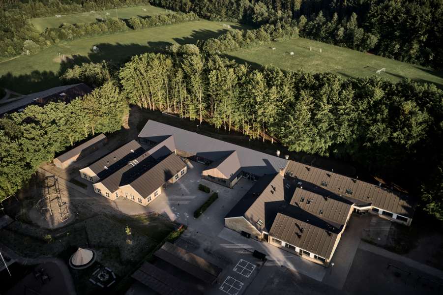 Skolerenovering med stålprofiler på Skørping Skole, Skørping Skole, Himmerlandsvej 59, 9520 Skørping